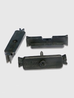 Plastic fastening clip